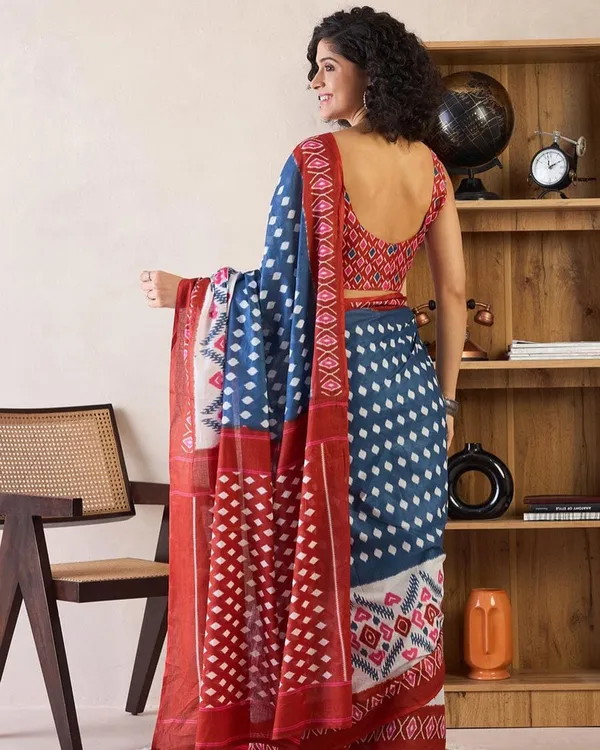 Blue_And_Red_Color_Mulmul_Cotton_1_-_Minute_Ready_to_Wear_Saree_with_Pocket_and_Blouse_Piece
