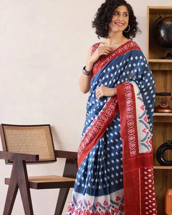 Blue_And_Red_Color_Mulmul_Cotton_1_-_Minute_Ready_to_Wear_Saree_with_Pocket_and_Blouse_Piece