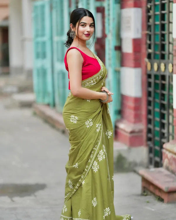 Green_Color_Mulmul_Cotton_1_-_Minute_Ready_to_Wear_Saree_with_Pocket_and__Blouse_Piece