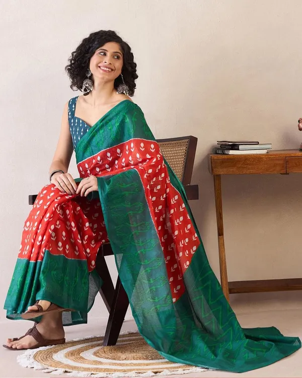 Red_And_Green_Color_Mulmul_Cotton_1_-_Minute_Ready_to_Wear_Saree_with_Pocket_and_Blouse_Piece