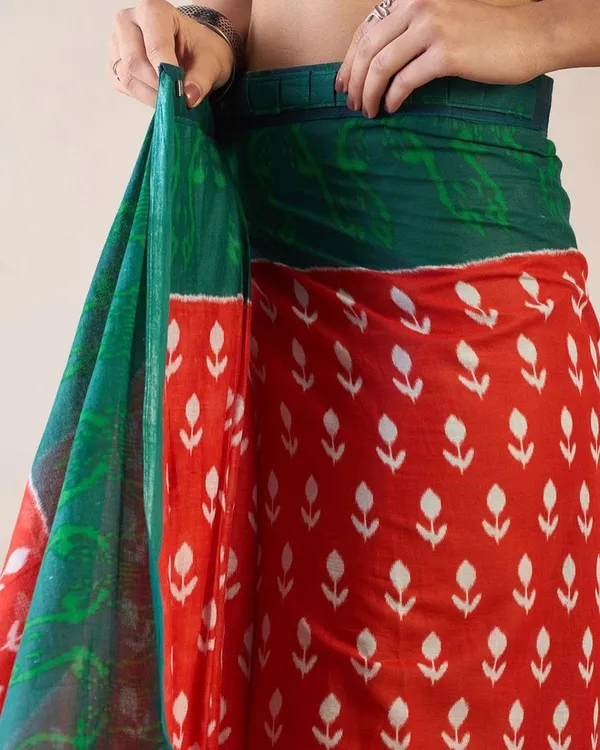 Red_And_Green_Color_Mulmul_Cotton_1_-_Minute_Ready_to_Wear_Saree_with_Pocket_and_Blouse_Piece