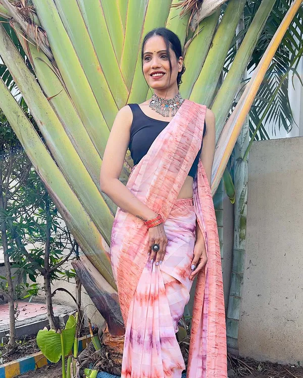 Peach_color_1-Minute_Ready_To_Wear_Naylon_Saree_With_Blouse_Piece
