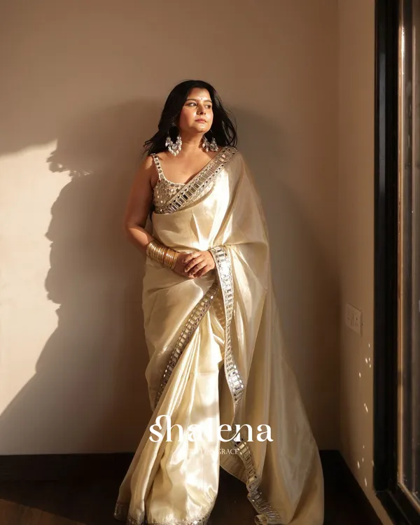 Splendorous_Beige_Satin_Silk_Mirror_Work_Saree_With_Elision_Blouse_Piece