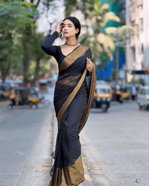 Black_Color_1-Minute_Ready_To_Wear_Georgette_Saree_With_Blouse_Piece
