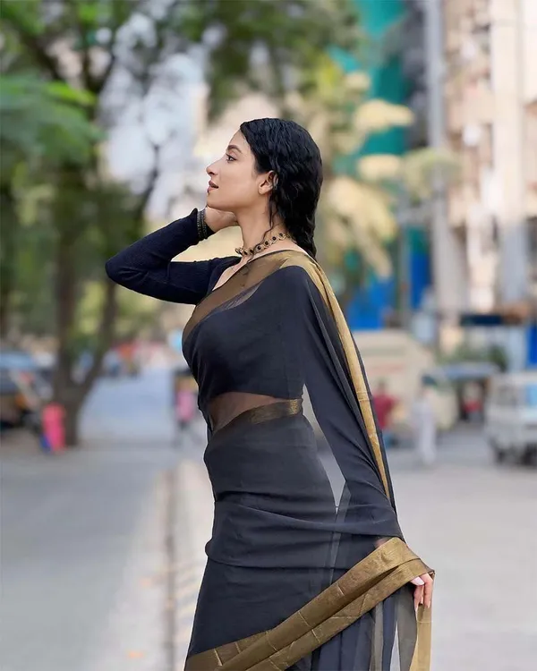 Black_Color_1-Minute_Ready_To_Wear_Georgette_Saree_With_Blouse_Piece