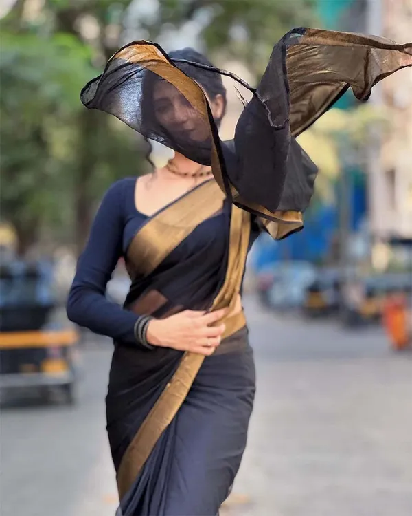 Black_Color_1-Minute_Ready_To_Wear_Georgette_Saree_With_Blouse_Piece