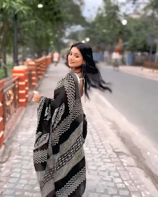 Black_Color_1-Minute_Ready_to_Wear_Cotton_Saree_with_Blouse_Piece