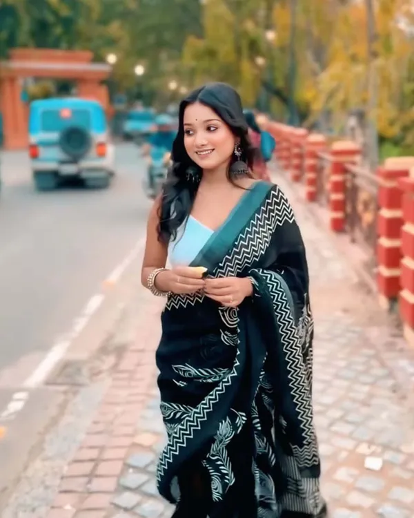 Black_Color_1-Minute_Ready_to_Wear_Cotton_Saree_with_Blouse_Piece