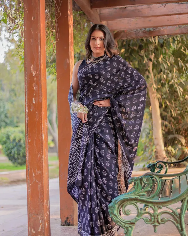 Black_Color_Cotton_1_-_Minute_Ready_to_Wear_Saree_with_Blouse_Piece