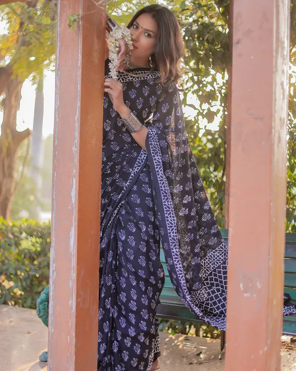 Black_Color_Cotton_1_-_Minute_Ready_to_Wear_Saree_with_Blouse_Piece