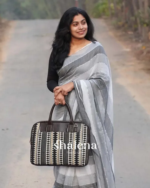 Silver_Shadow_-_Grey_&_White_Linen_1-Minute_Ready_to_Wear_Saree_with_Black_Blouse_Piece