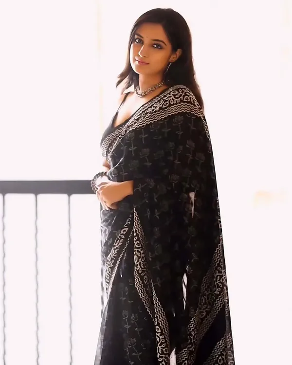 Black_Color_1-Minute_Ready_To_Wear_Cotton_Saree_With_Blouse_Piece