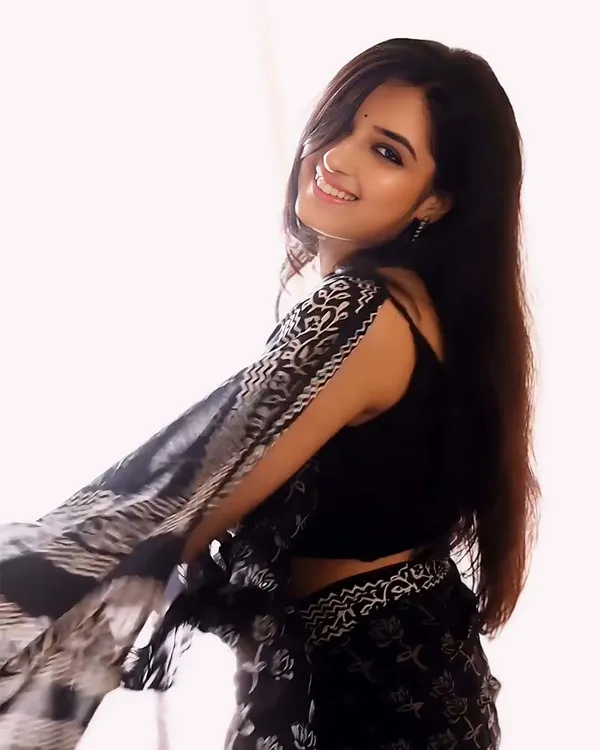 Black_Color_1-Minute_Ready_To_Wear_Cotton_Saree_With_Blouse_Piece