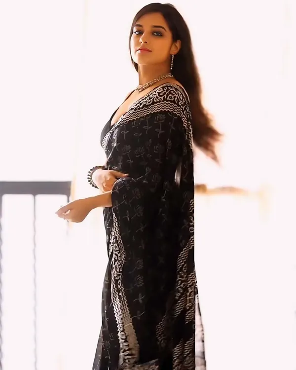 Black_Color_1-Minute_Ready_To_Wear_Cotton_Saree_With_Blouse_Piece