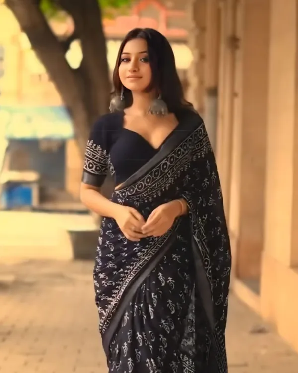Black_Color_Cotton_1_-_Minute_Ready_to_Wear_Saree_with_Blouse_Piece