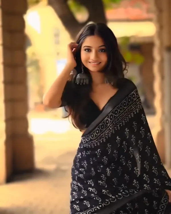 Black_Color_Cotton_1_-_Minute_Ready_to_Wear_Saree_with_Blouse_Piece