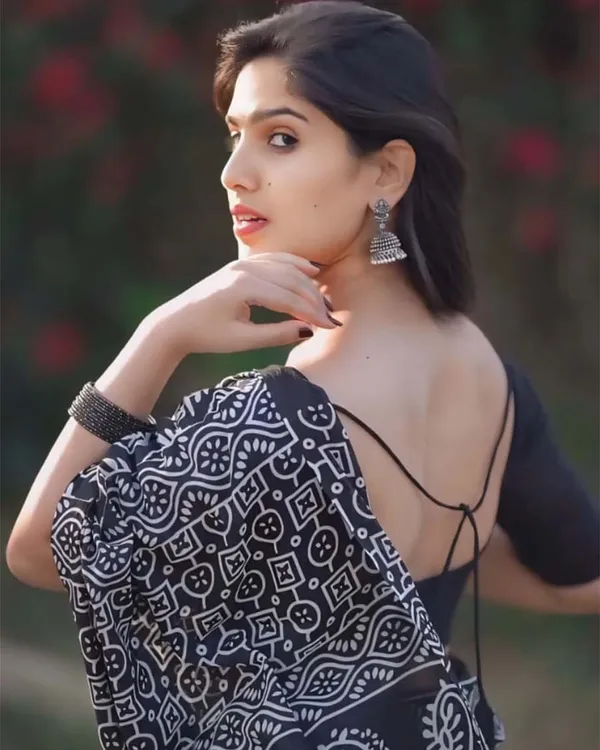 Black_Color_1-Minute_Ready_to_Wear_Cotton_Saree_with_Blouse_Piece