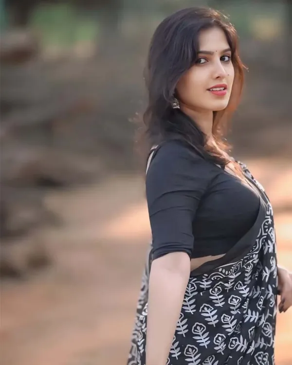 Black_Color_1-Minute_Ready_to_Wear_Cotton_Saree_with_Blouse_Piece