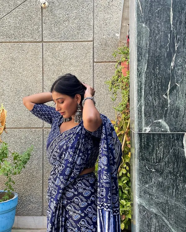Blue_Color_Cotton_1_-_Minute_Ready_to_Wear_Saree_with_Blouse_Piece