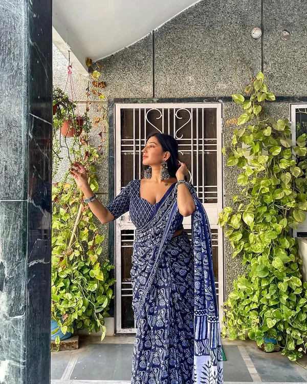 Blue_Color_Cotton_1_-_Minute_Ready_to_Wear_Saree_with_Blouse_Piece