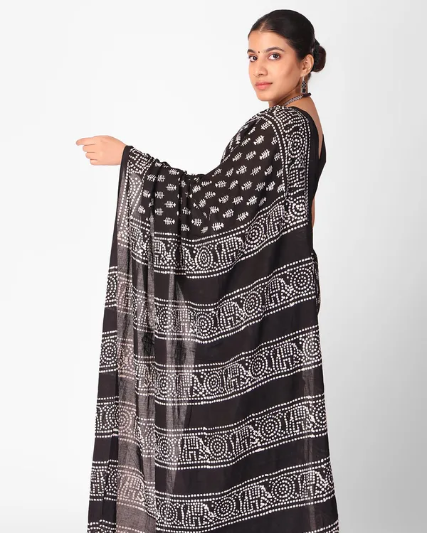 Black_Color_Mulmul_Cotton_1_-_Minute_Ready_to_Wear_Saree_with_Pocket_and__Blouse_Piece