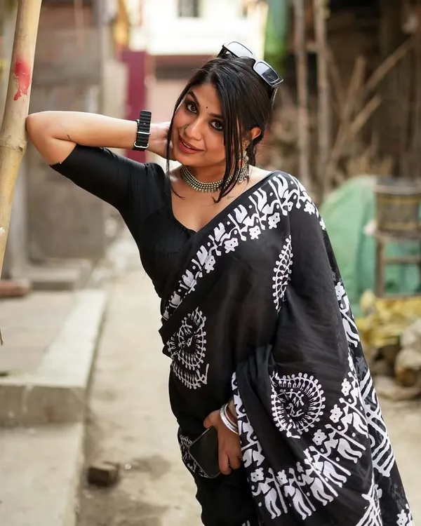 Black_Color_1-Minute_Ready_to_Wear_Premium_Cotton_Saree_with_Blouse_Piece