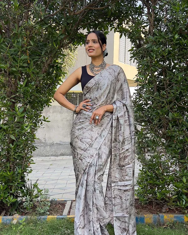 Grey_color_1-Minute_Ready_To_Wear_Chinon_Saree_With_Blouse_Piece