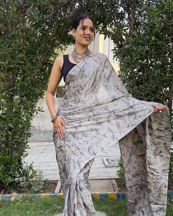 Grey_color_1-Minute_Ready_To_Wear_Chinon_Saree_With_Blouse_Piece