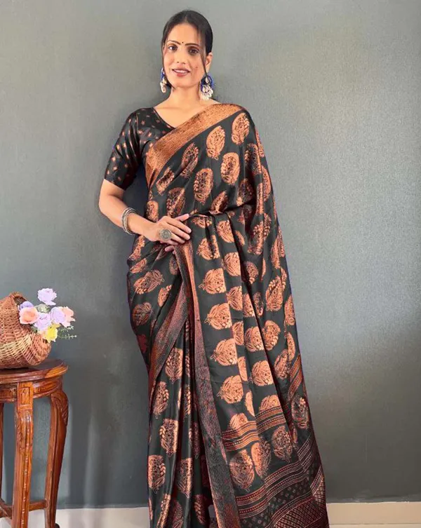 Black_Color_1_-_Minute_Ready_to_Wear_Moss_Silk_Saree_with_Unstitch_Blouse_Piece