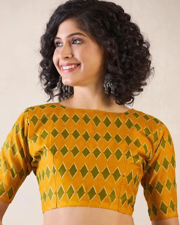 Green_And_Yellow_Color_Mulmul_Cotton_1_-_Minute_Ready_to_Wear_Saree_with_Pocket_and_Blouse_Piece