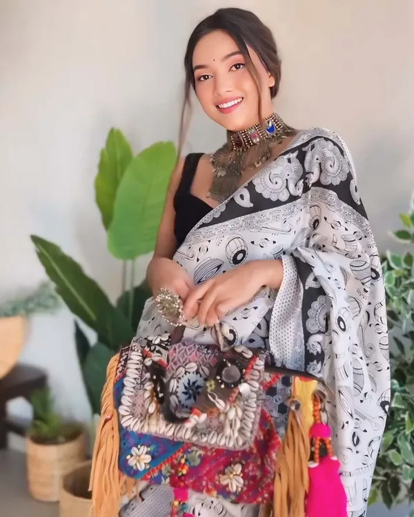 Grey_Color_1-Minute_Ready_To_Wear_Cotton_Saree_With_Blouse_Piece