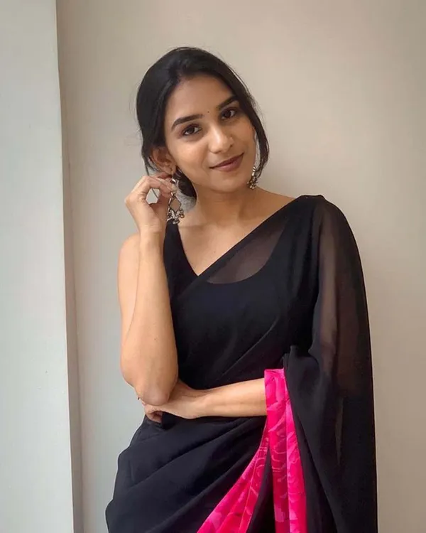 Black_Color_1-Minute_Ready_To_Wear_Georgette_Saree_With_Blouse_Piece