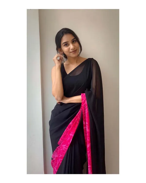 Black_Color_1-Minute_Ready_To_Wear_Georgette_Saree_With_Blouse_Piece