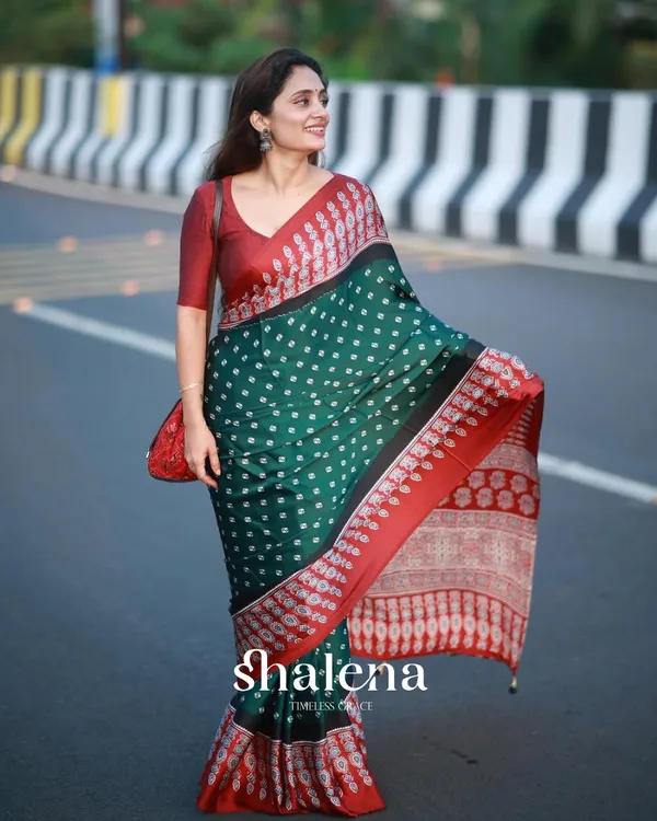 Green_And_Red_Color_1_Minute_Ready_to_Wear_Digitial_Printed_Crape_Silk_Saree