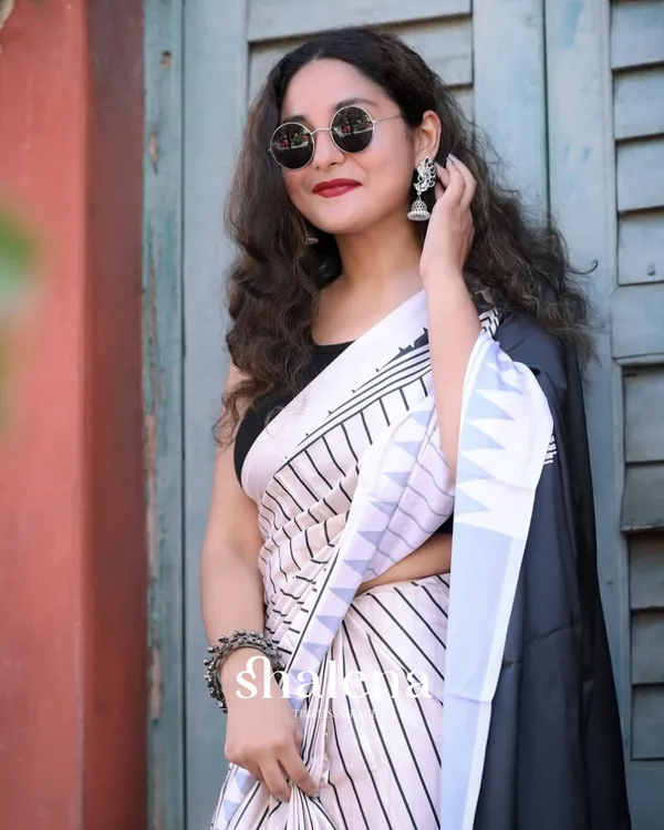 Black_And_White_Color_1_Minute_Ready_to_Wear_Digitial_Printed_Crape_Silk_Saree