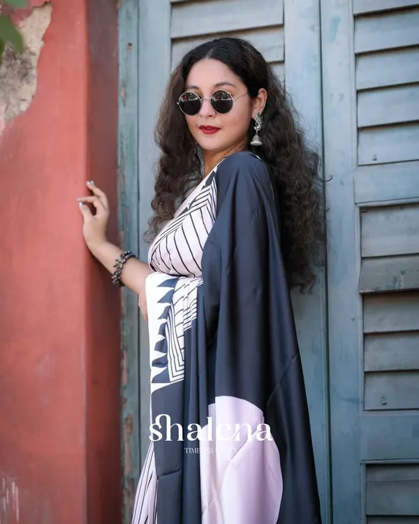 Black_And_White_Color_1_Minute_Ready_to_Wear_Digitial_Printed_Crape_Silk_Saree