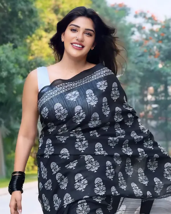 Black_Color_Cotton_1_-_Minute_Ready_to_Wear_Saree_with_Blouse_Piece