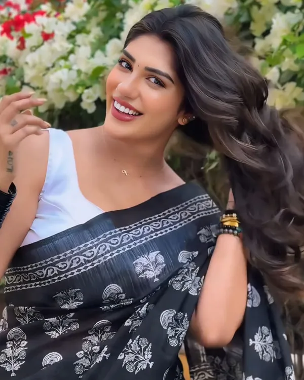 Black_Color_Cotton_1_-_Minute_Ready_to_Wear_Saree_with_Blouse_Piece