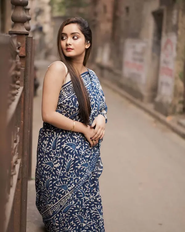 Blue_Color_1-Minute_Ready_to_Wear_Premium_Cotton_Saree_with_Blouse_Piece