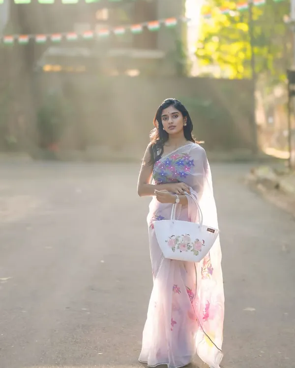 White_Color_Organza_1_-_Minute_Ready_to_Wear_Saree_with_Blouse_Piece