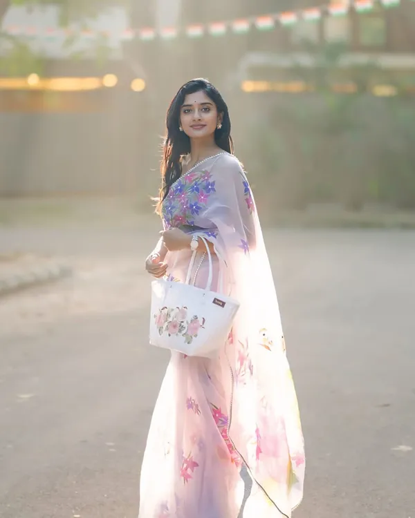 White_Color_Organza_1_-_Minute_Ready_to_Wear_Saree_with_Blouse_Piece