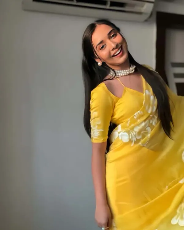 Yellow_Color_1-Minute_Ready_To_Wear_Georgette_Saree_With_Blouse_Piece