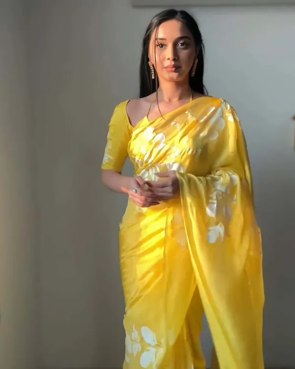 Yellow_Color_1-Minute_Ready_To_Wear_Georgette_Saree_With_Blouse_Piece