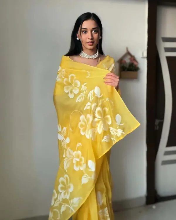 Yellow_Color_1-Minute_Ready_To_Wear_Georgette_Saree_With_Blouse_Piece