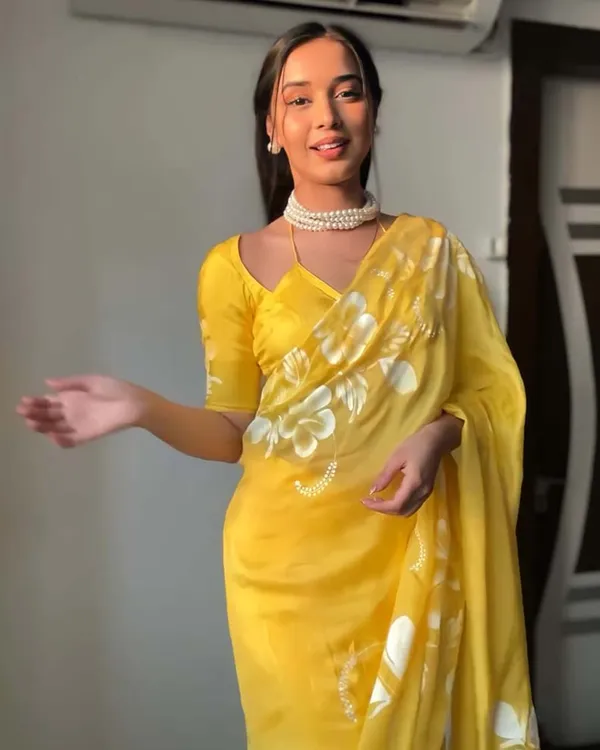Yellow_Color_1-Minute_Ready_To_Wear_Georgette_Saree_With_Blouse_Piece