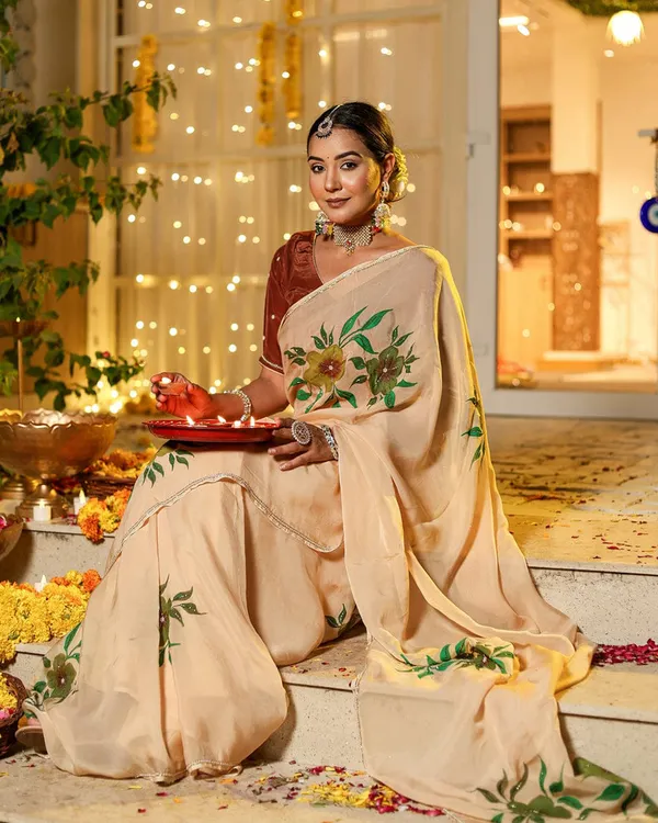 Brown_Color_Georgette_1_-_Minute_Ready_to_Wear_Saree_with_Fully_Stitch_Blouse_(Free_Size)_Up_to_44
