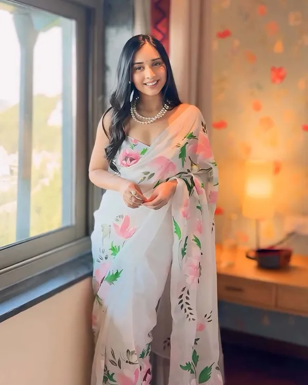 White_Color_1-Minute_Ready_To_Wear_Georgette_Saree_With_Blouse_Piece