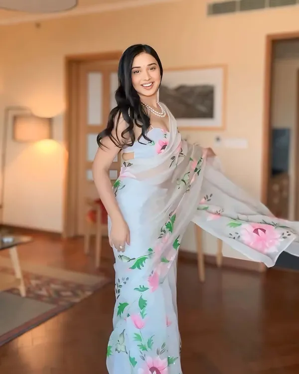 White_Color_1-Minute_Ready_To_Wear_Georgette_Saree_With_Blouse_Piece