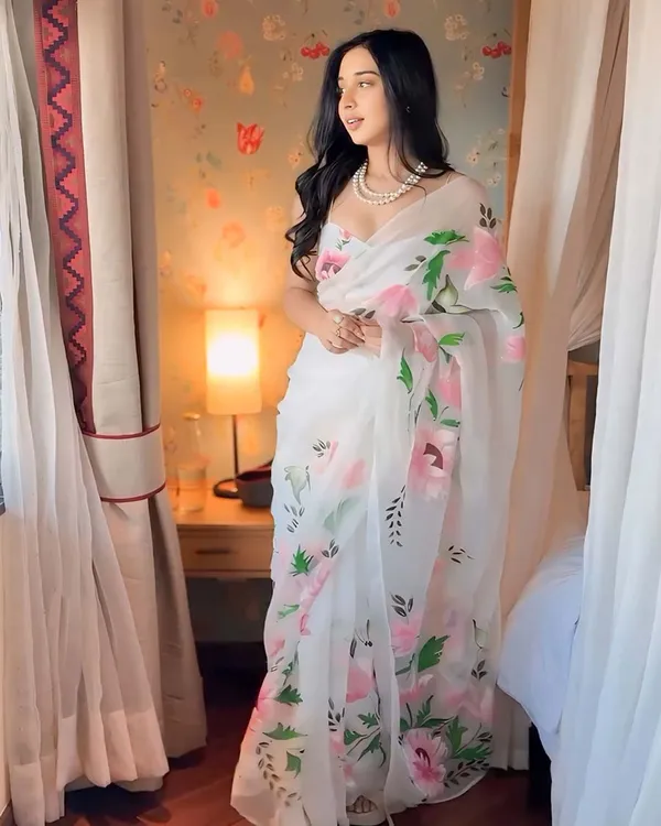 White_Color_1-Minute_Ready_To_Wear_Georgette_Saree_With_Blouse_Piece
