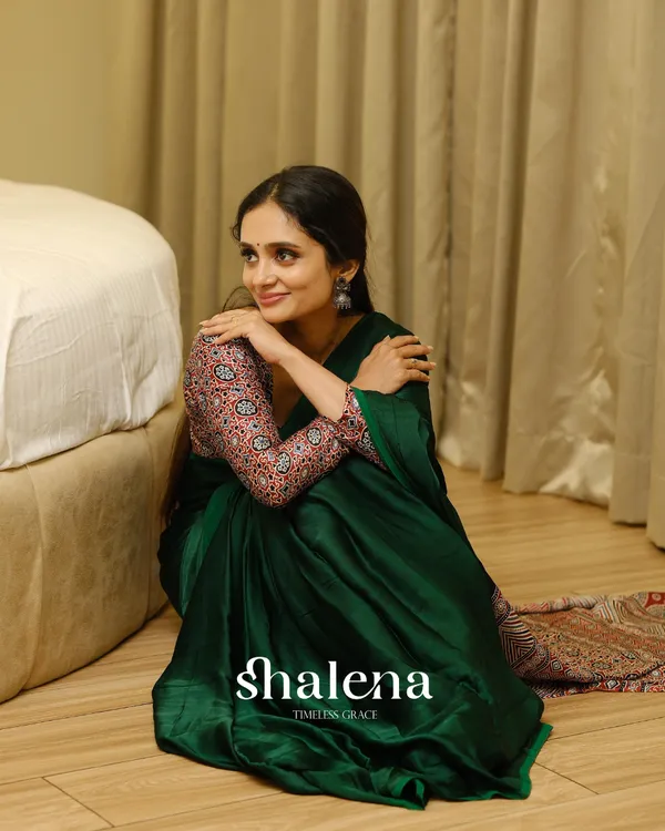 Green_Color_1_Minute_Ready_to_Wear_Digitial_Printed_Crape_Silk_Saree